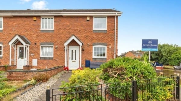 £240,000