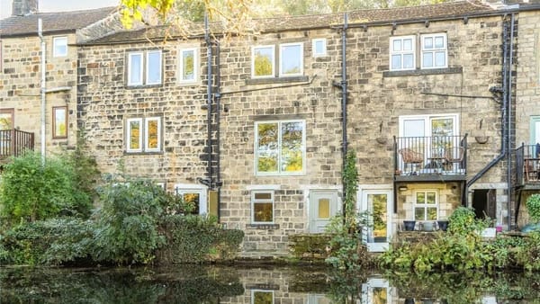 £330,000
