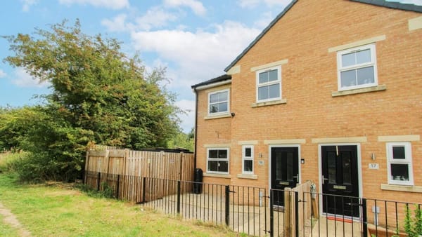 £180,000