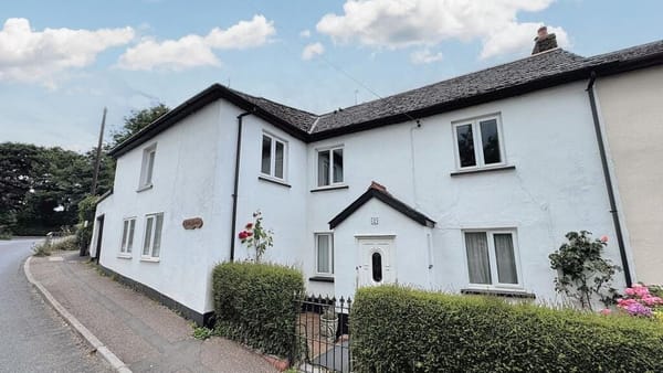 £320,000