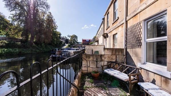 £550,000