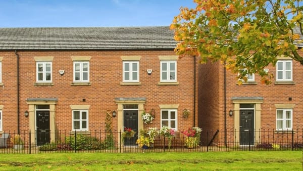 £245,000