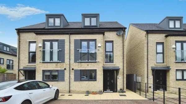 £280,000
