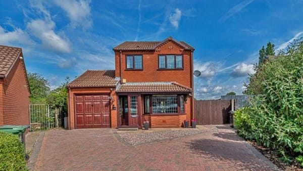 £325,000