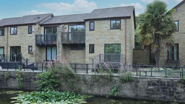 £290,000