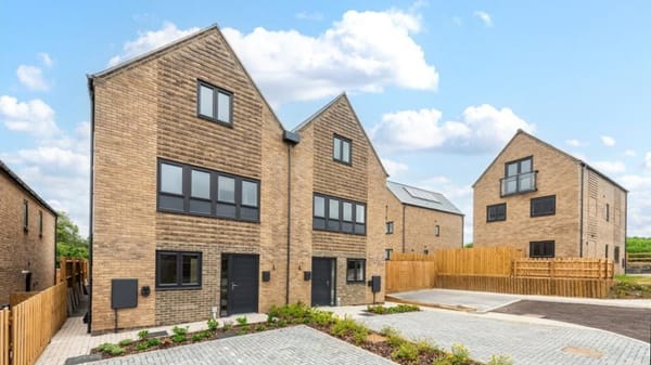 £605,000