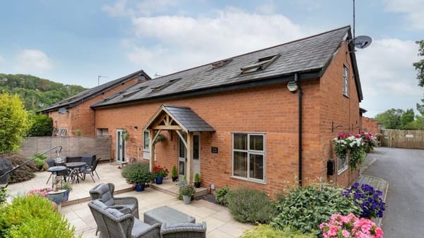 £575,000