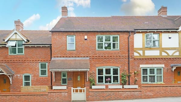 £500,000 Guide Price