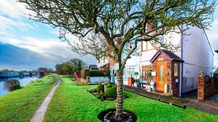 Canalside Homes and Land for Sale from £0k to £300k