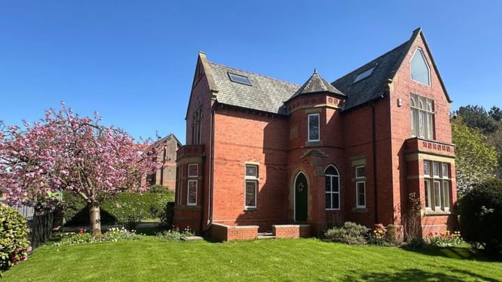 Cemetery Lodges for Sale (Jun '25)