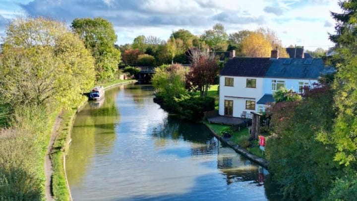 Canalside Homes for Sale from £300k to £500k (Jun '25)